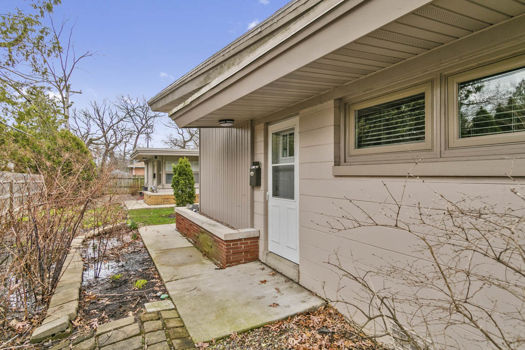 26 East Washington Avenue - 4